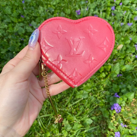 Louis Vuitton heart coin purse - Picture 7 of 16